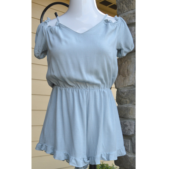 Elodie Cold Shoulder Woven Romper - Picture 6 of 6